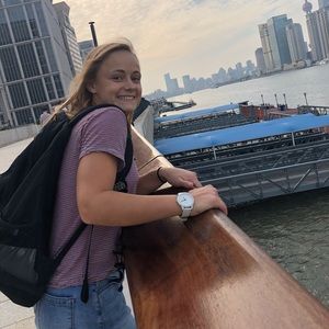 Meet your Posher, Julia